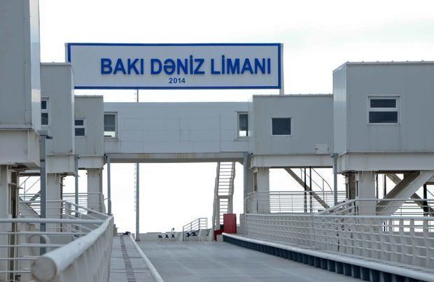 Основной грузовой терминал в порту Баку прекратил работу