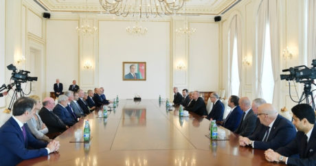 Ильхам Алиев принял делегацию УЕФА