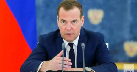 В правительстве сообщили о взломе твиттера Медведева
