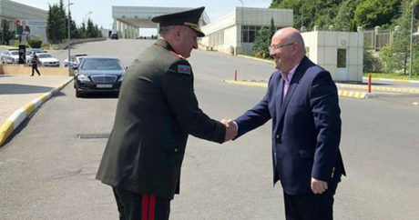 Министр обороны Грузии прибыл в Азербайджан