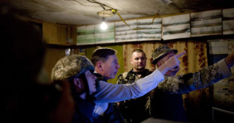 Экс-глава ЦРУ впечатлен боевым духом украинских солдат на Донбассе