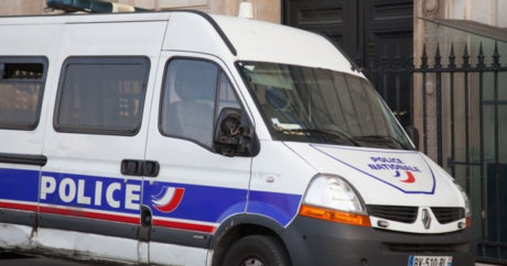 Заключенный взял в заложники надзирателя и стажера во французской тюрьме