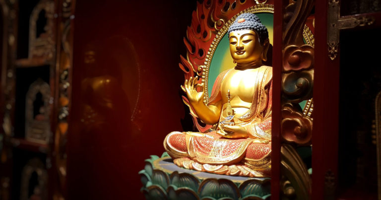 Буддисты Таиланда установили в храме статую Дэвида Бекхема
