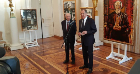Министр иностранных дел России принял участие на выставке Таира Салахова