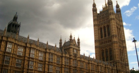 В туалетах британского парламента нашли следы кокаина