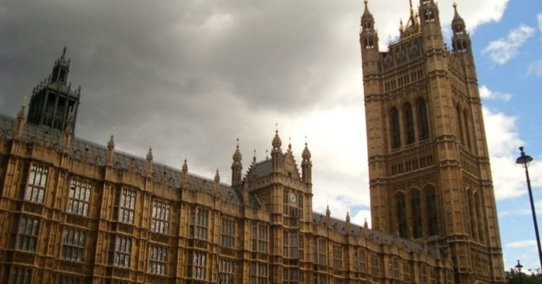 В туалетах британского парламента нашли следы кокаина