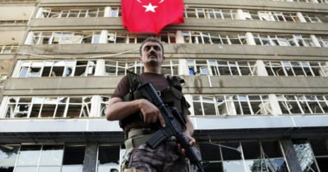 В Турции задержаны около 200 военнослужащих