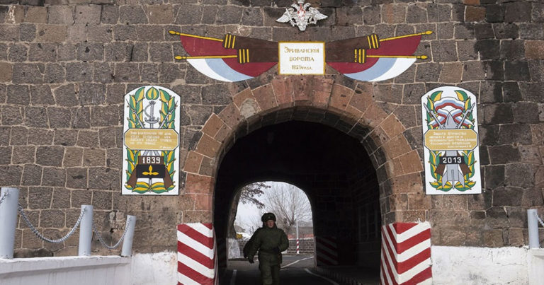 Власти Армении оштрафовали российскую военную базу в Гюмри