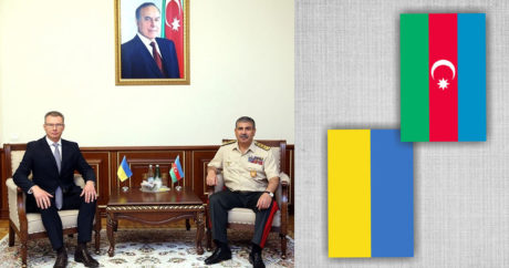 Министр обороны Азербайджана встретился с новым послом Украины