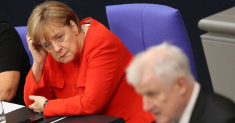 Меркель застыдили за слабость