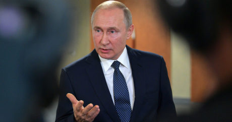 Путин приказал чиновникам мониторить СМИ