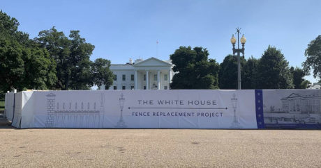 Трамп начал строить стену вокруг Белого дома