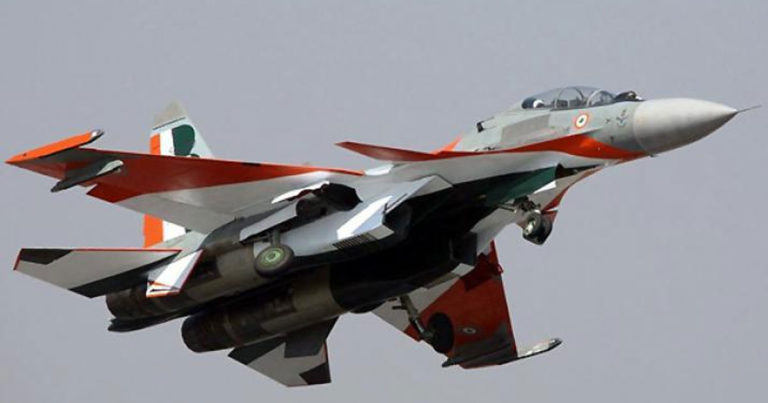 Истребитель ВВС Индии «потерял» топливный бак во время полета