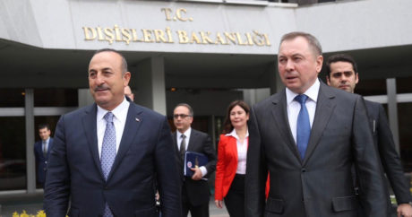 Главы МИД Турции и Беларуси провели переговоры после инцидента с белорусским дипломатом