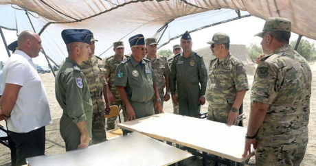 Закир Гасанов в оперативном штабе, созданном в связи с крушением МиГ-29