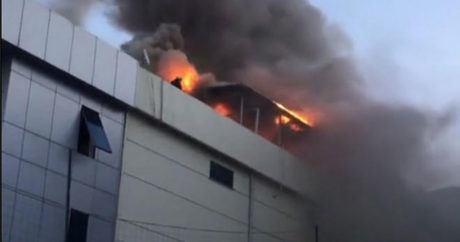 В Турции горит фабрика