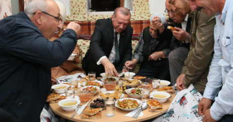 Администрация Эрдогана о составе яичницы: «Должна быть без лука»