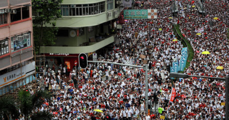 Пекин отверг предложение Гонконга изъять законопроект об экстрадиции