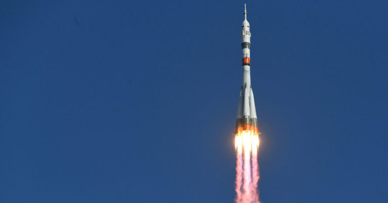 Названа дата запуска первой пилотируемой ракеты «Союз-2.1а»