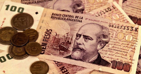 Аргентинский песо усилил падение после объявления экономических мер президентом