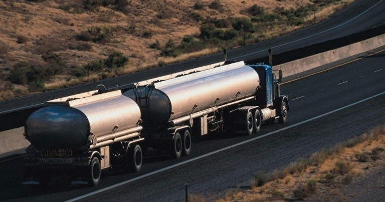Казахстан планирует ввести временный запрет на вывоз топлива автотранспортом