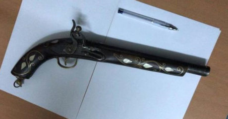 Антикварные ружья обнаружены в посылке из Туркменистана