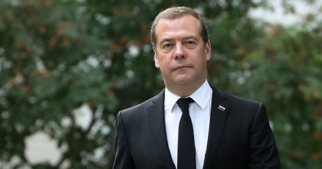 Медведев уволил замглавы Пенсионного фонда