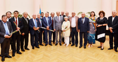 В Баку прошла церемония награждения деятелей культуры – ФОТО