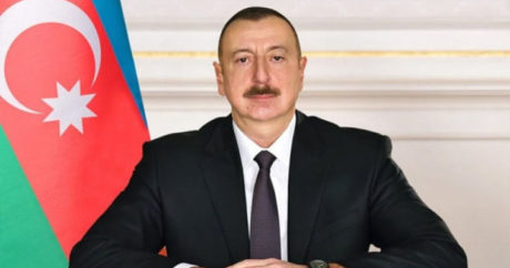 Ильхам Алиев поздравил таджикского коллегу
