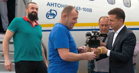 Все освобожденные из «российского плена» украинцы получат по 100 тысяч гривен