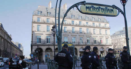 Противники пенсионной реформы Макрона перекрыли Париж