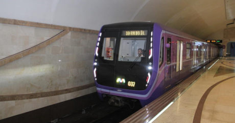 В движении поездов в бакинском метро возникли проблемы