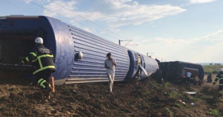 В Турции сошел с рельсов скоростной поезд – есть погибшие