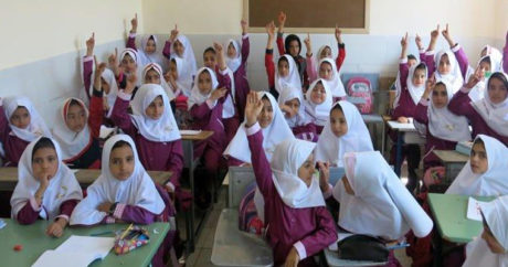 В средних школах Ирана начинается преподавание азербайджанского языка