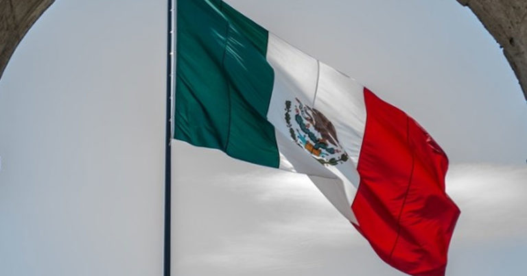 В Мексике бывших губернатора и генпрокурора допросят по делу об убийстве 43 студентов