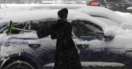 Специалисты рассказали о способах борьбы со снегом на дорогах