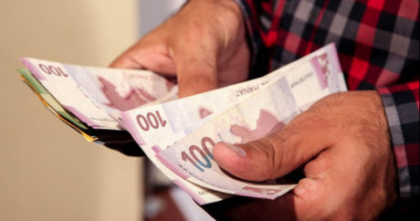 Среднемесячная зарплата в Азербайджане достигла 588 манатов