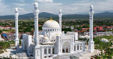 Самая большая мечеть в европе поражает своей красотой — ВИДЕО