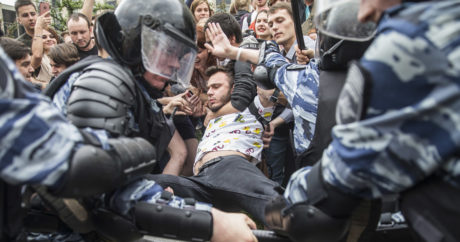 За разгон митинга оппозиции России грозят новые санкции