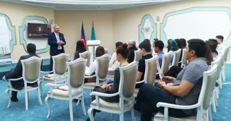Представители Назарбаев Университета провели презентацию в Баку — ФОТО