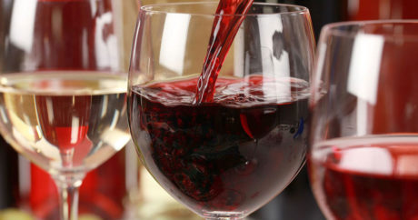 Названы отличия вина от винного напитка