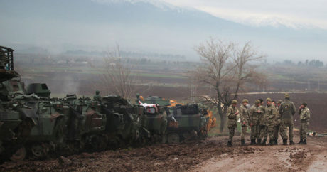 Турция начала переброску военных через границу с Сирией