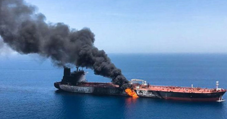 Иранский танкер был атакован двумя ракетами — ОБНОВЛЕНО