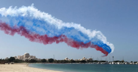 В честь Путина в Абу-Даби пролетела эскадра истребителей
