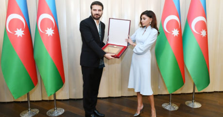 Мехрибан Алиева вручила Сами Юсуфу почетный диплом Президента Азербайджана