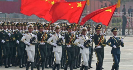 Масштабный военный парад начался в Пекине в честь 70-летия КНР