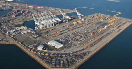 Бакинский порт первым в Каспийском регионе получил статус Зеленого порта
