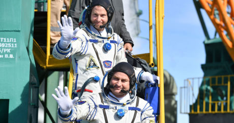 Путин наградил астронавта из США за мужество
