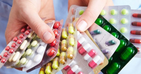 Врачам разрешают заменять импортные лекарства на дешевые отечественные