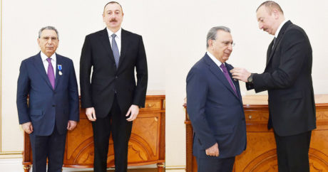 Президент Ильхам Алиев наградил Рамиза Мехтиева орденом «Гейдар Алиев»